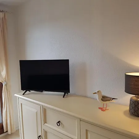 T2 A Cabourg, Proche Et Centre-ville, Balcon Et Parking Gratuit *