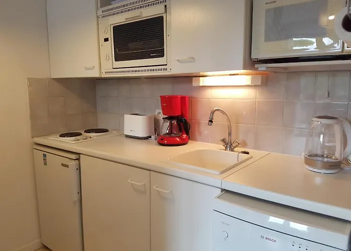 Apartamento T2 à Cabourg, Proche Et Centre-ville, Balcon Et Parking Gratuit - Fr-1-487-312