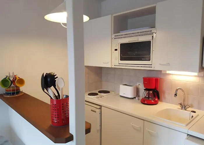 Apartamento T2 à Cabourg, Proche Et Centre-ville, Balcon Et Parking Gratuit - Fr-1-487-312 Cabourg