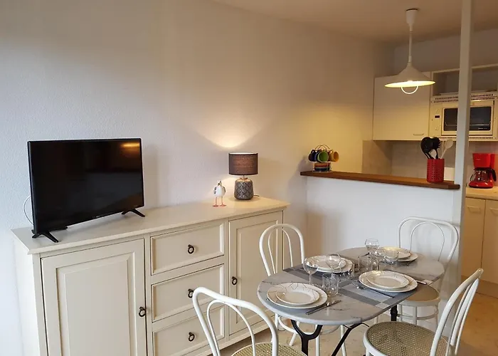 Apartamento T2 à Cabourg, Proche Et Centre-ville, Balcon Et Parking Gratuit - Fr-1-487-312 Cabourg